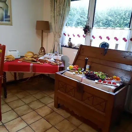 A L'etape Gourmande, Chambres D'hotes Chez L'habitant Homestay Wellin